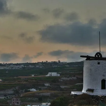 Vila Stunning Windmill House *